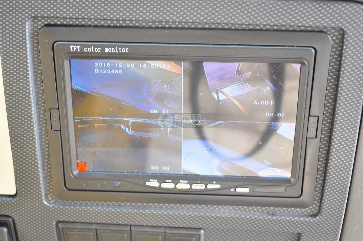 楚风34座幼儿园校车驾驶室显示屏