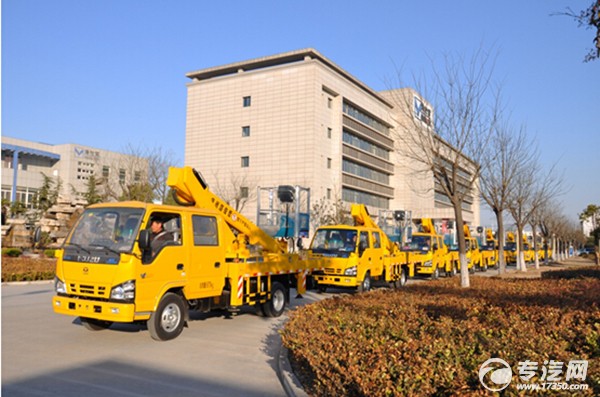 海伦哲10台高空作业车整装待发往杭州