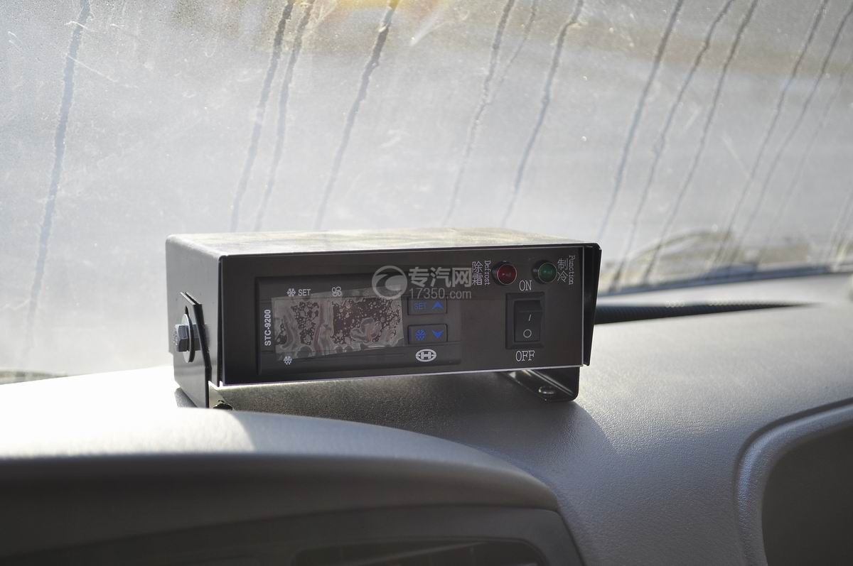 ​东风小多利卡冷藏车厢体温度显示屏