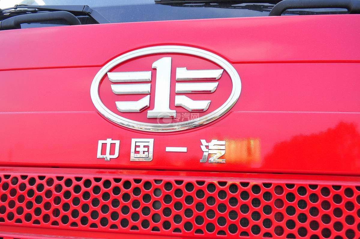 解放J6P前四后八平板运输车中国一汽LOGO标志