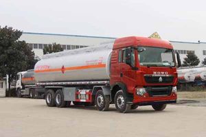 重汽豪沃T5G前四后八国五28.9方运油车