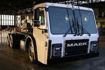 马克推出电动垃圾卡车 特斯拉创始人提供传动技术