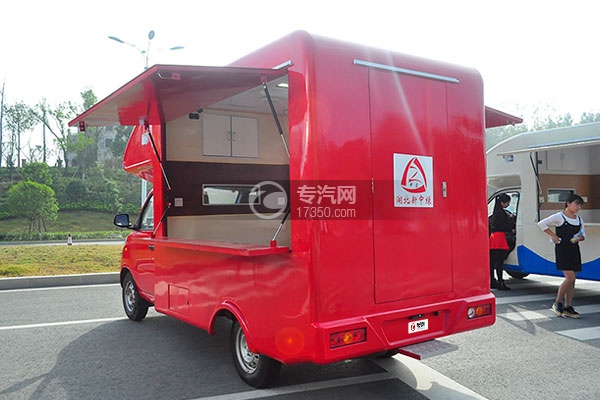福田伽途T3国五流动售货车(大红)左后面