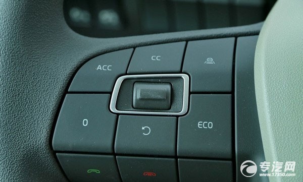 Volvo多功能键盘上行的标识采用英语
