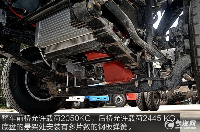解放虎V 124马力3300轴距单排轻卡底盘钢板弹簧