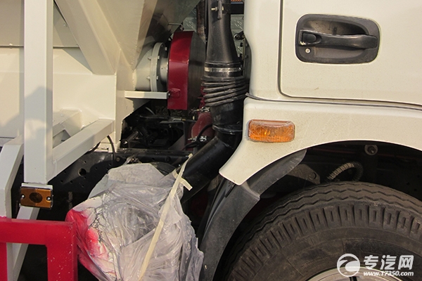 饲料车的空气滤清器如何保养？