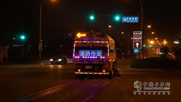 北京环卫集团昼夜奋战在空气重污染应急作业第一线