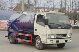 东风多利卡3.65方国五吸污车