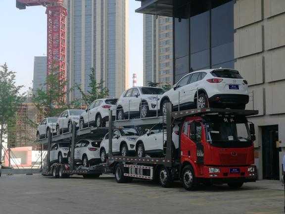 國際領先！長久中置軸車輛運輸車閃耀2017整車物流發(fā)展大會