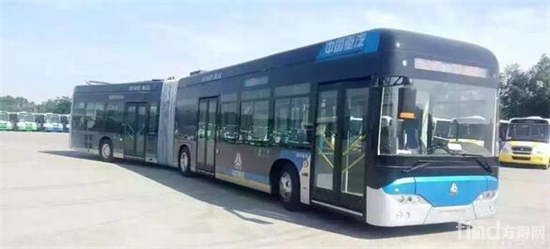 重汽与济南公交2569辆融资租赁合同签约