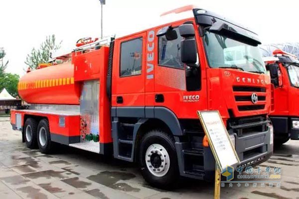 【变形金刚】红岩杰狮消防车，用心守护人民的消防安全
