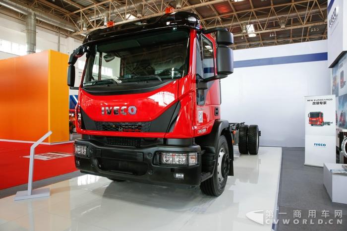 不相上下 康恩迪、东风来客串 187款消防车底