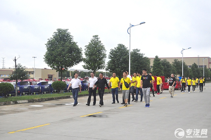 广通公司与专汽网的全体人员参观大运多路型路段