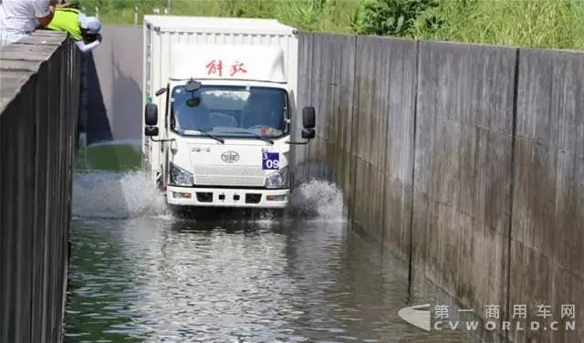 J6F純電物流車亮相挑戰(zhàn)賽 獲特別推薦獎(jiǎng)