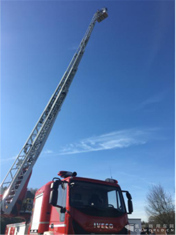 小编初探德国工厂 看马基路斯消防车是如何炼