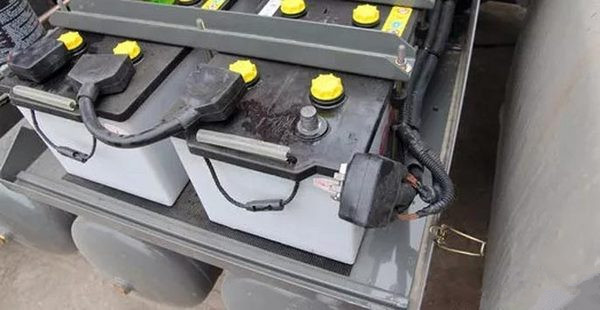 冬季行车如何对蓄电池进行全面检查 你知道吗