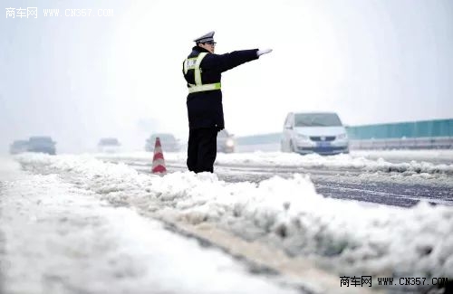 12?。▍^(qū)）98條高速公路局部路段因大雪封閉