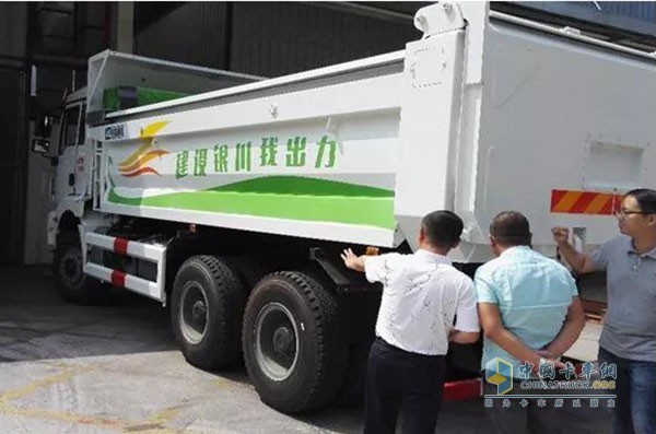 陕汽新M3000渣土车为银川用户带来环保运输解决方案