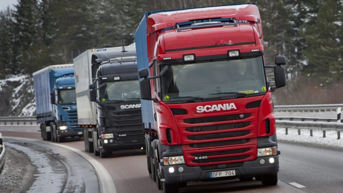 斯堪尼亚与芬兰运输公司测试半自动驾驶卡车