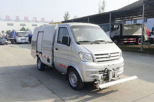 東風(fēng)小康路面養(yǎng)護(hù)車
