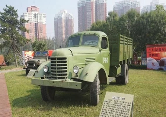 解放牌卡車到東風(fēng)卡車，中國軍用卡車從仿制實現(xiàn)了國產(chǎn)化！