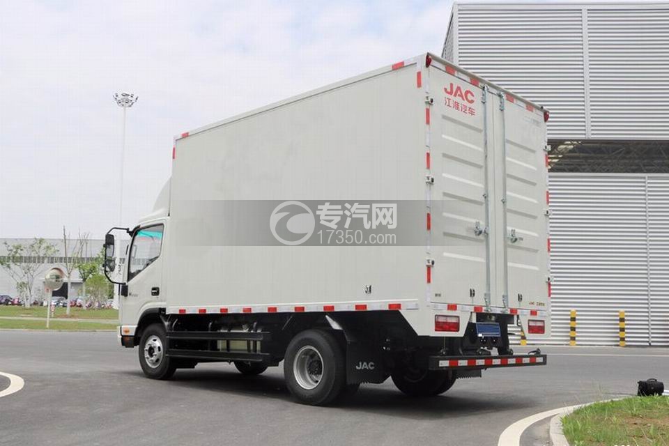 江淮帅铃H330单排4.12米厢式货车左后45度图