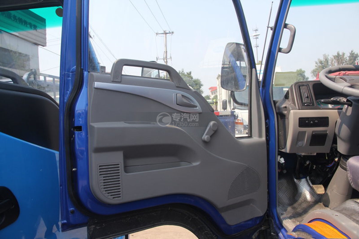 江淮骏铃2旗舰版单排4.18米载货车细节