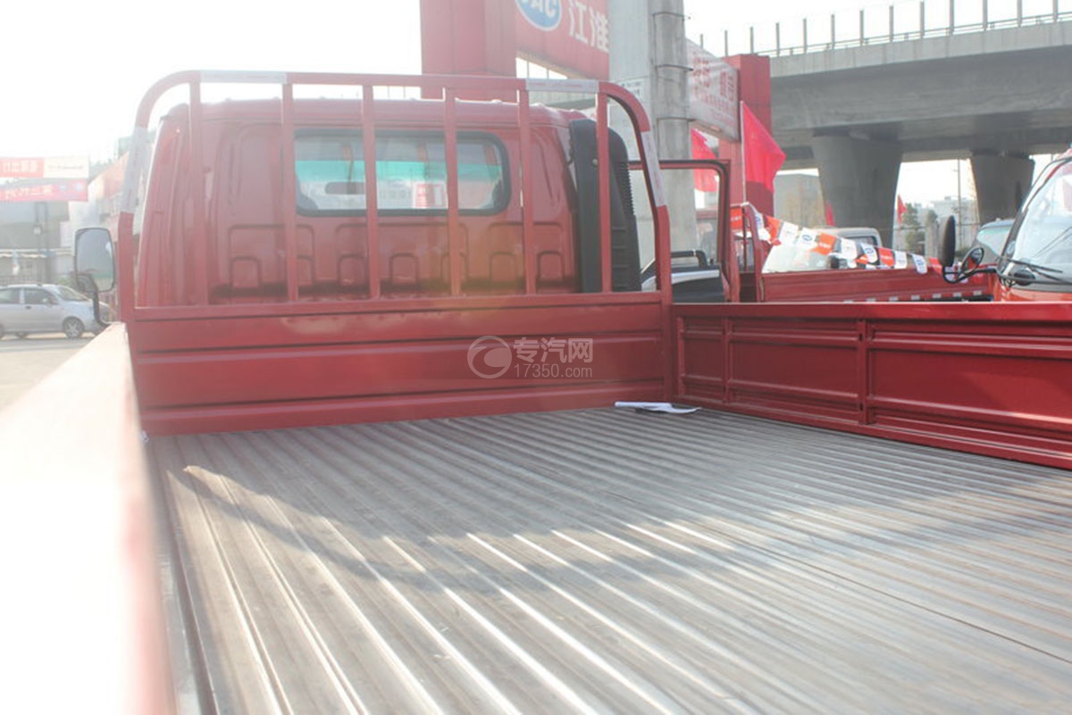江淮骏铃H330单排4.18米载货车车厢细节