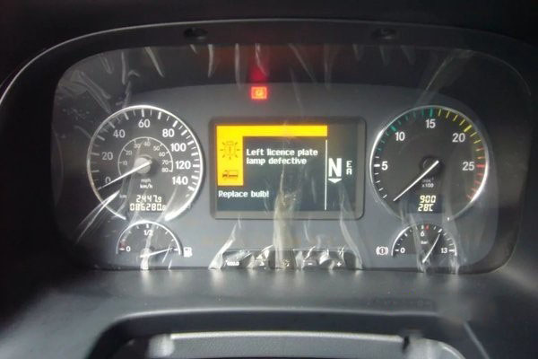 汽车仪表盘是人车沟通部件—常见报警信息解释和说明