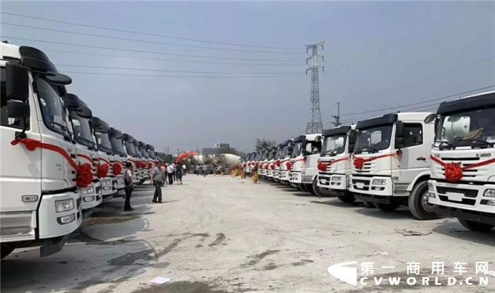 广州市场再掀购买热潮 联合卡车批量交付40辆搅拌车