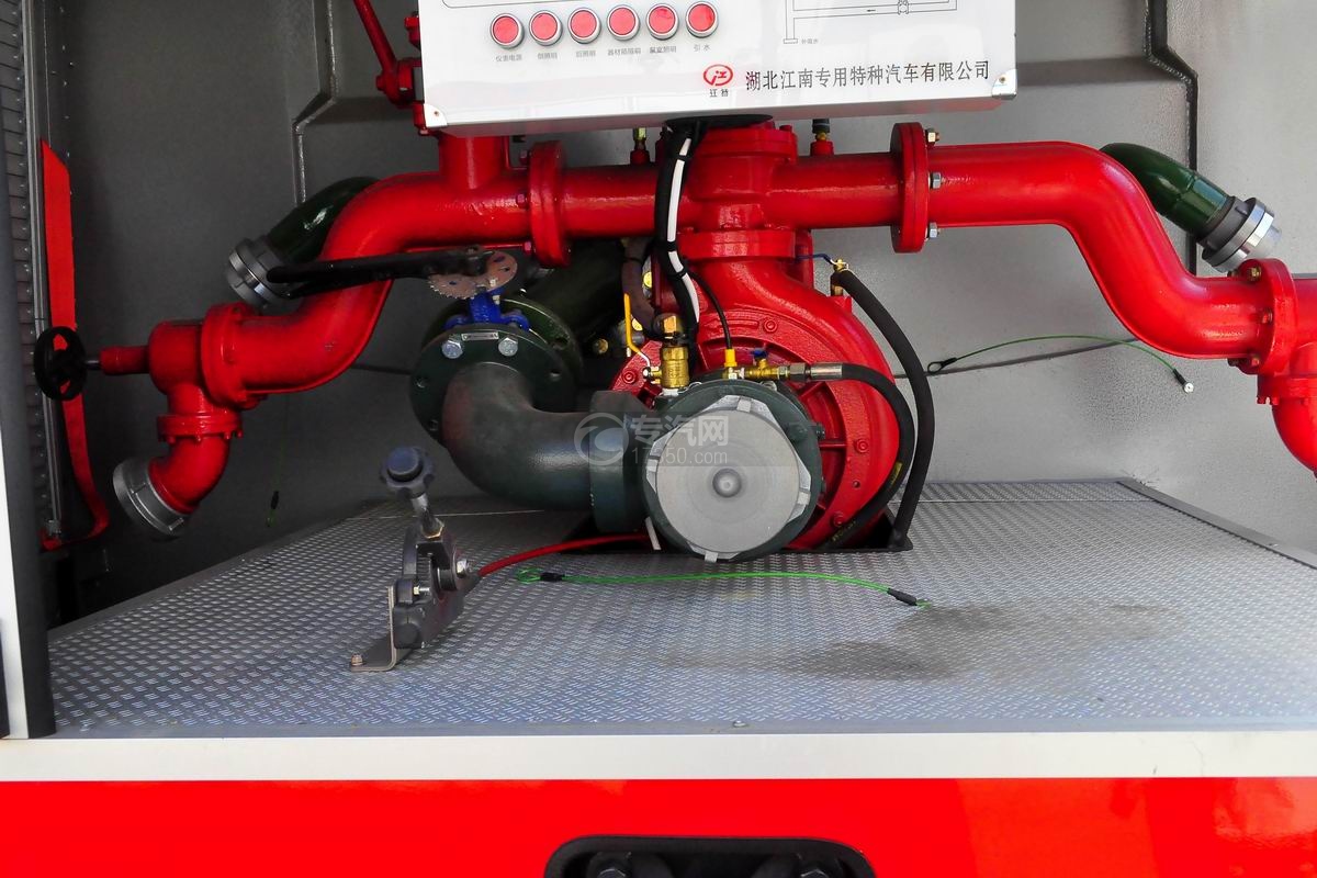 东风153双排座5.2方水罐消防车上装消防泵