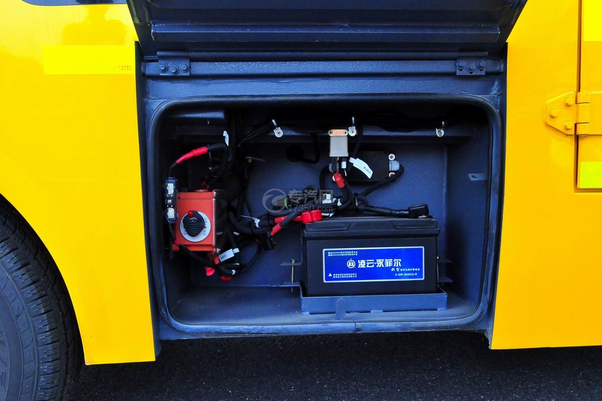 金龙海格19座幼儿专用校车蓄电池