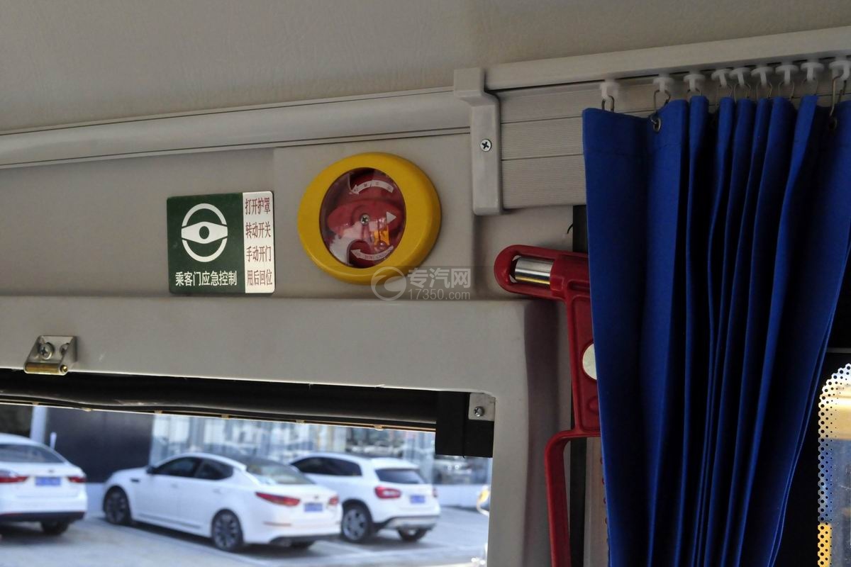 东风42座幼儿专用校车乘客门应急控制
