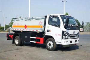 东风多利卡国六4.25方运油车