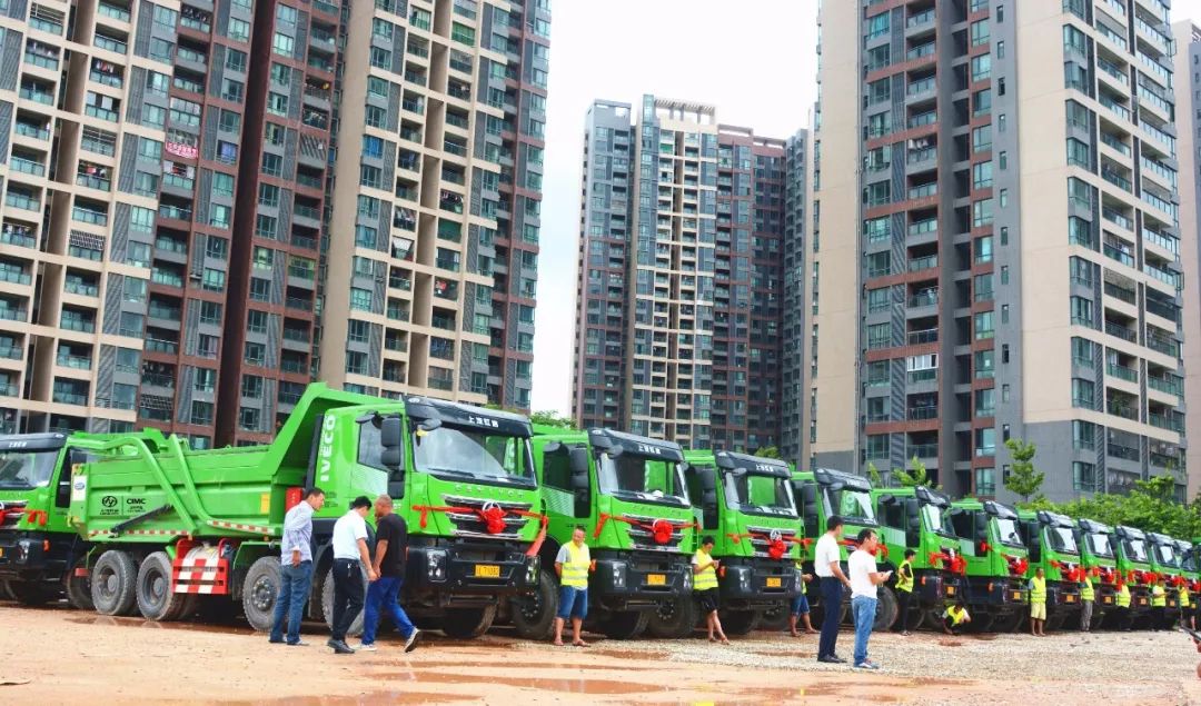 深圳中集新型渣土車批量交付惠州