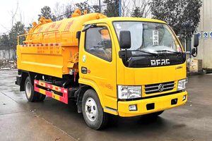 东风小多利卡国六3.51方清洗吸污车