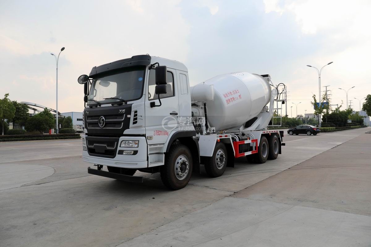 陕汽轩德X6前四后八7.4方搅拌车