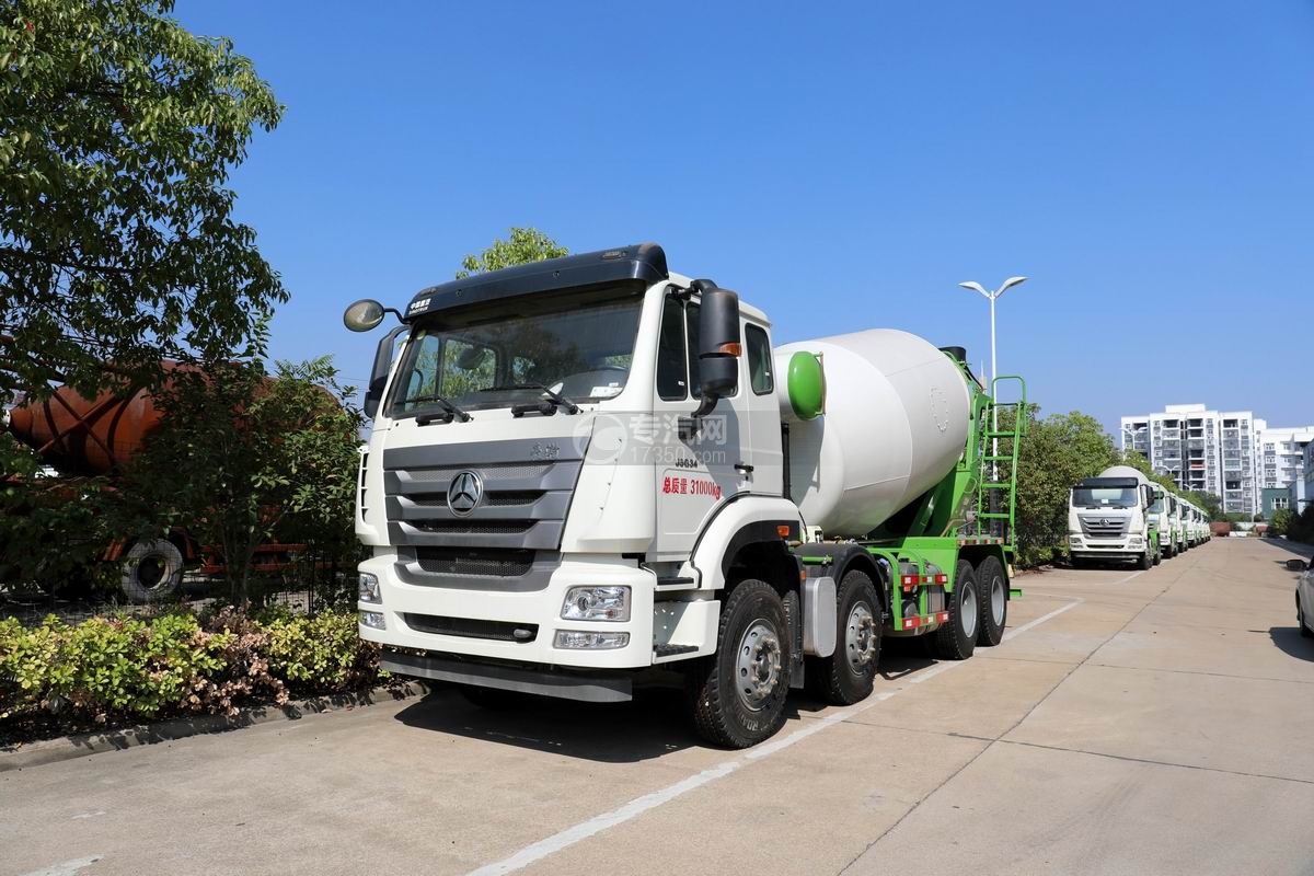 重汽豪瀚前四后八8方搅拌车