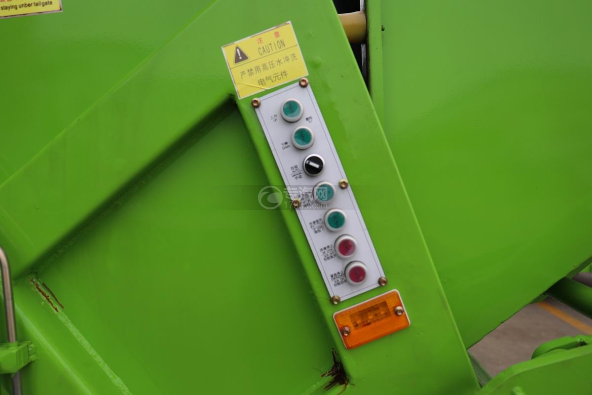 东风凯普特K7国六压缩式垃圾车操作按钮