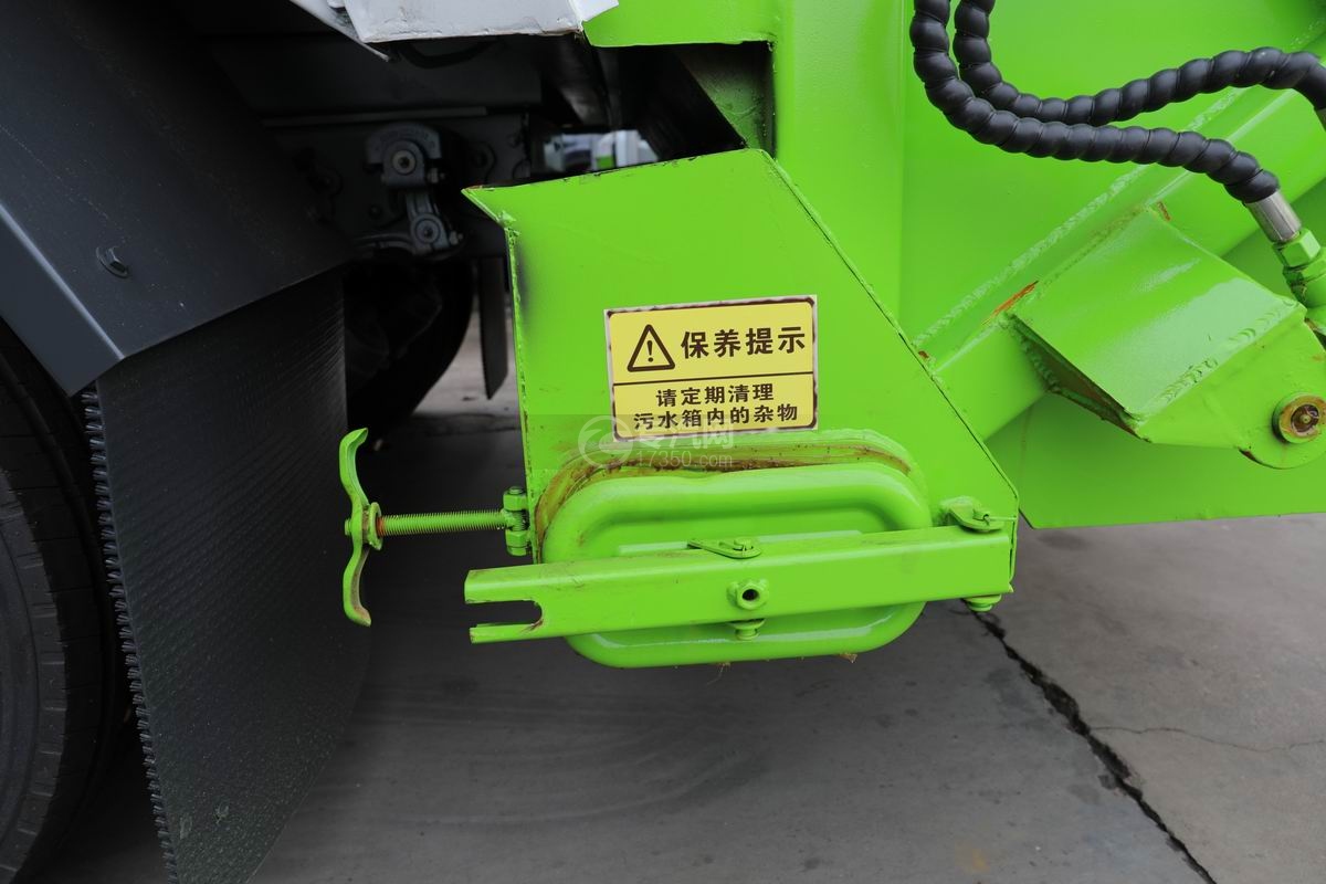 东风凯普特K7国六压缩式垃圾车上装污水箱