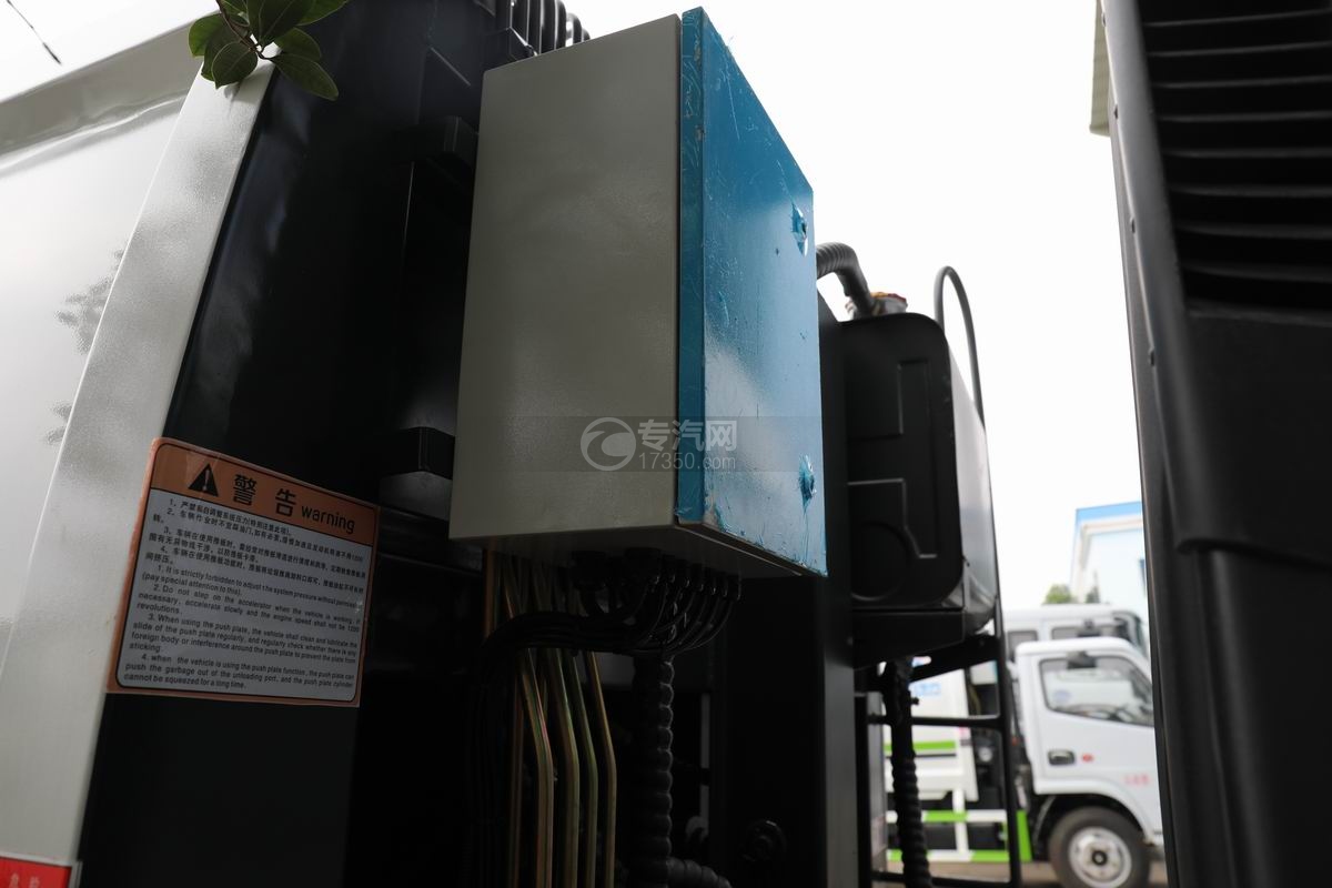 东风凯普特K7国六压缩式垃圾车电控箱