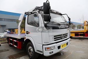 東風多利卡D7一拖二清障車