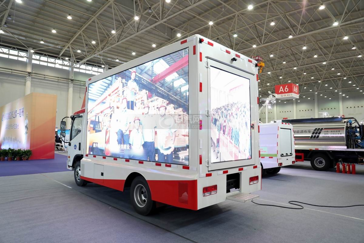 福田康瑞H2国五LED广告宣传车侧后方图