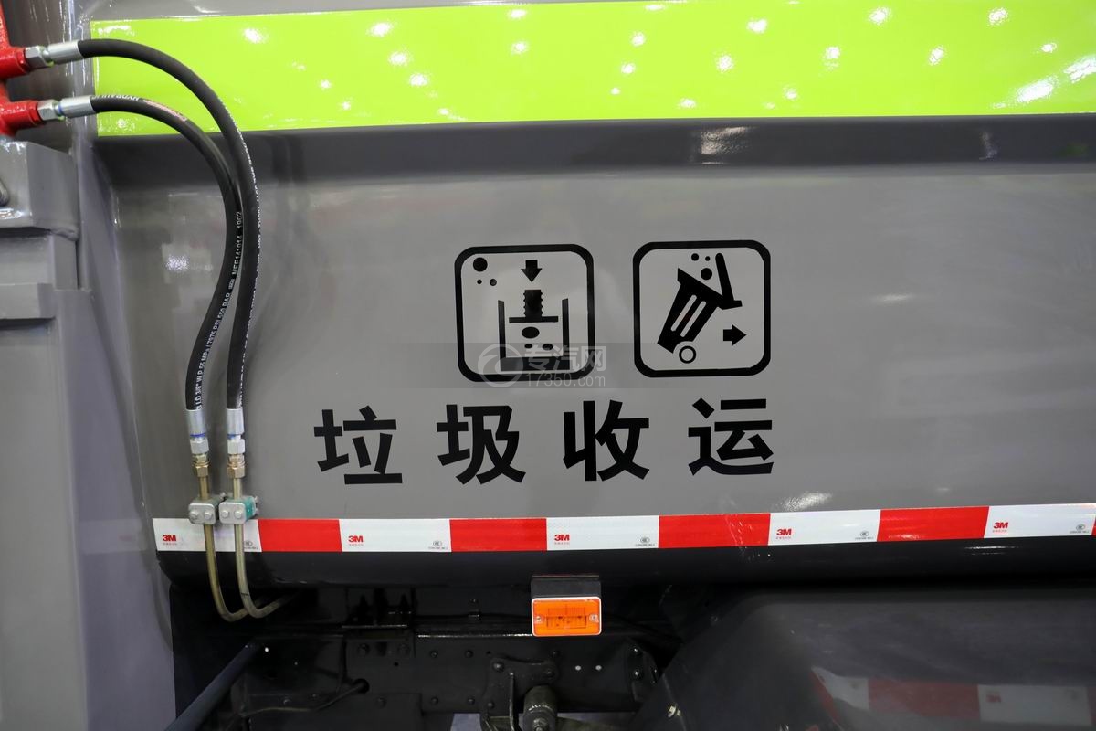 庆铃五十铃ELF智能机械臂自装卸式垃圾车上装细节