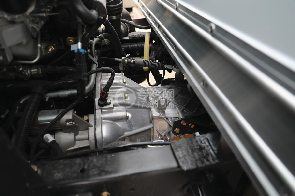 东风凯普特K6国六4.1米易燃气体厢式运输车变速箱图