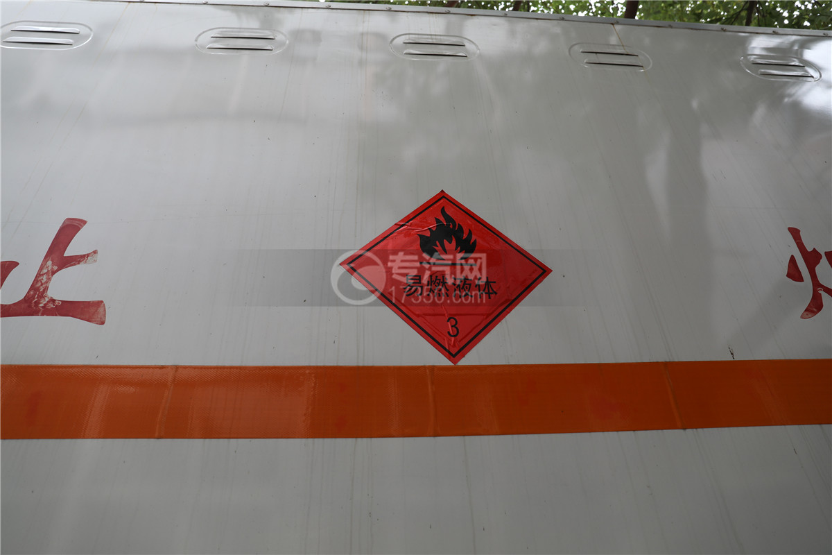 东风锦程V6小三轴国六易燃气体厢式运输车危险标识图