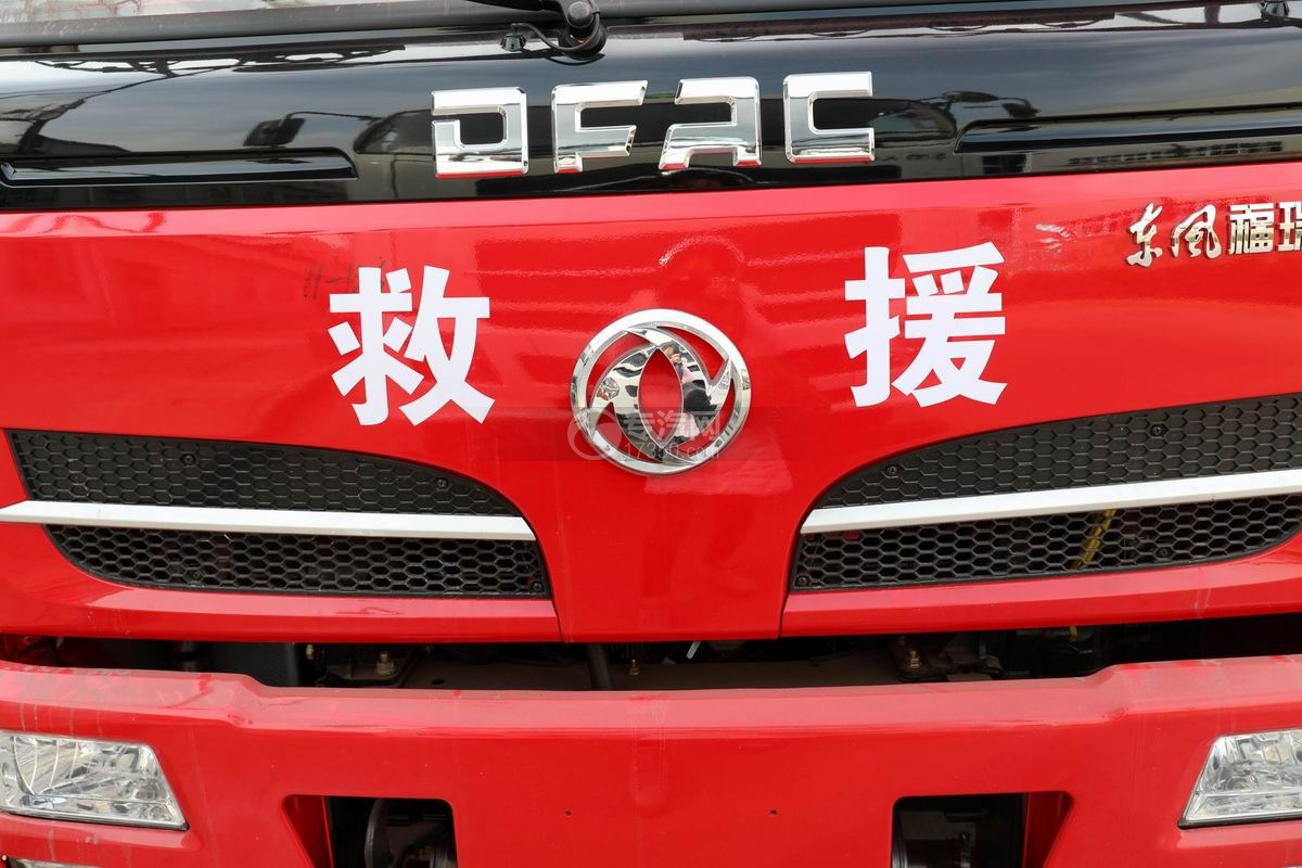 东风福瑞卡8.6方救援加油车前脸细节