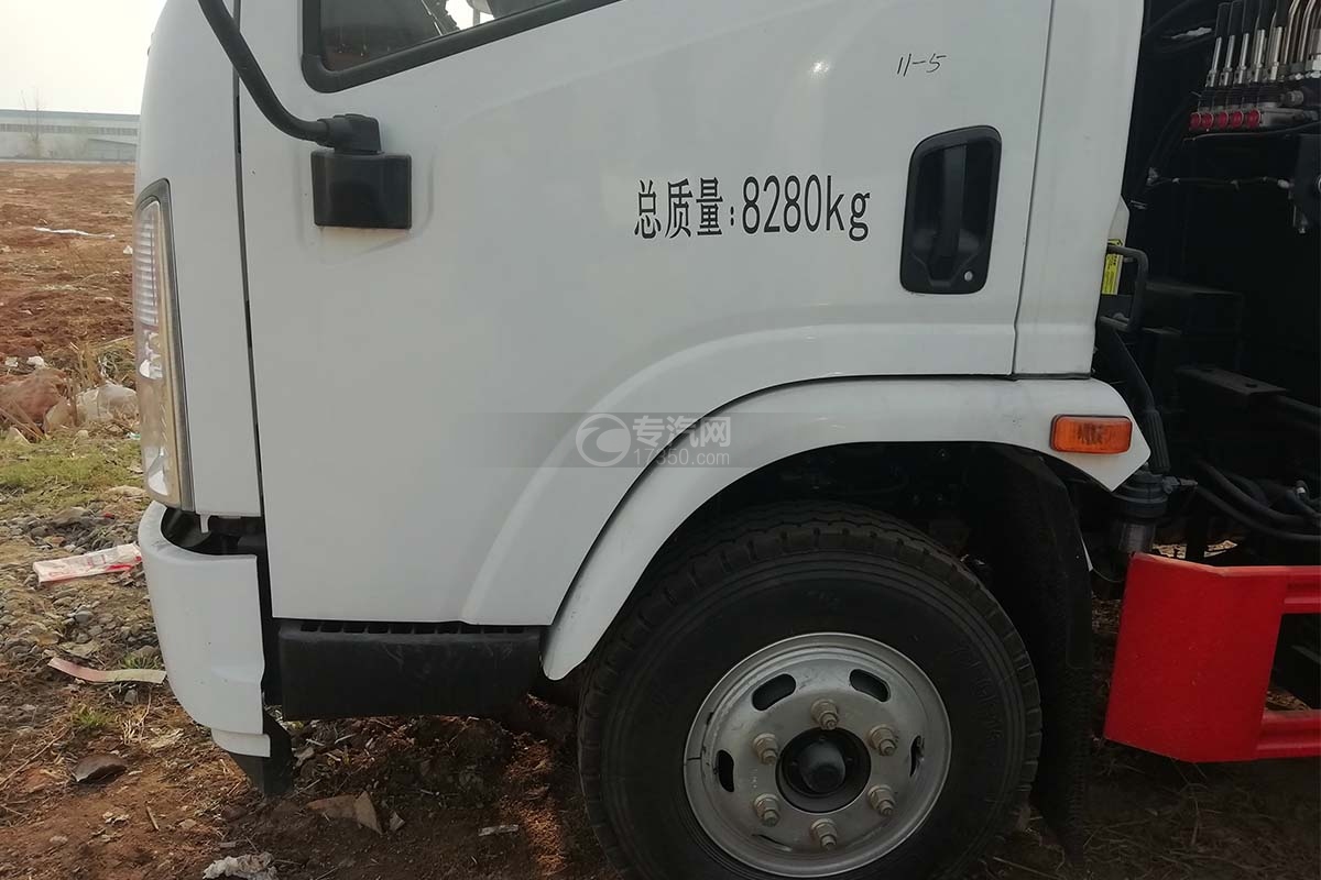 陕汽轩德X9压缩式垃圾车外观细节