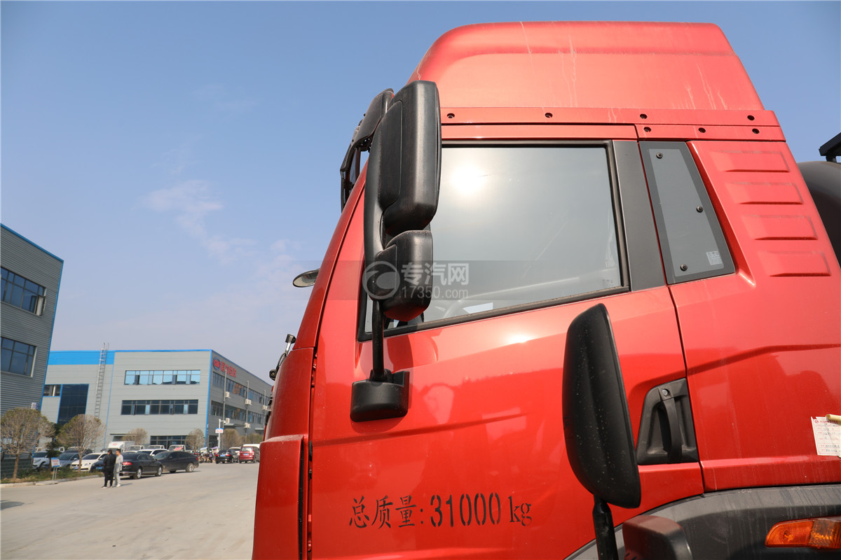 解放焊V前四后六国六18.1方腐蚀性物品罐式运输车（红色）左门图