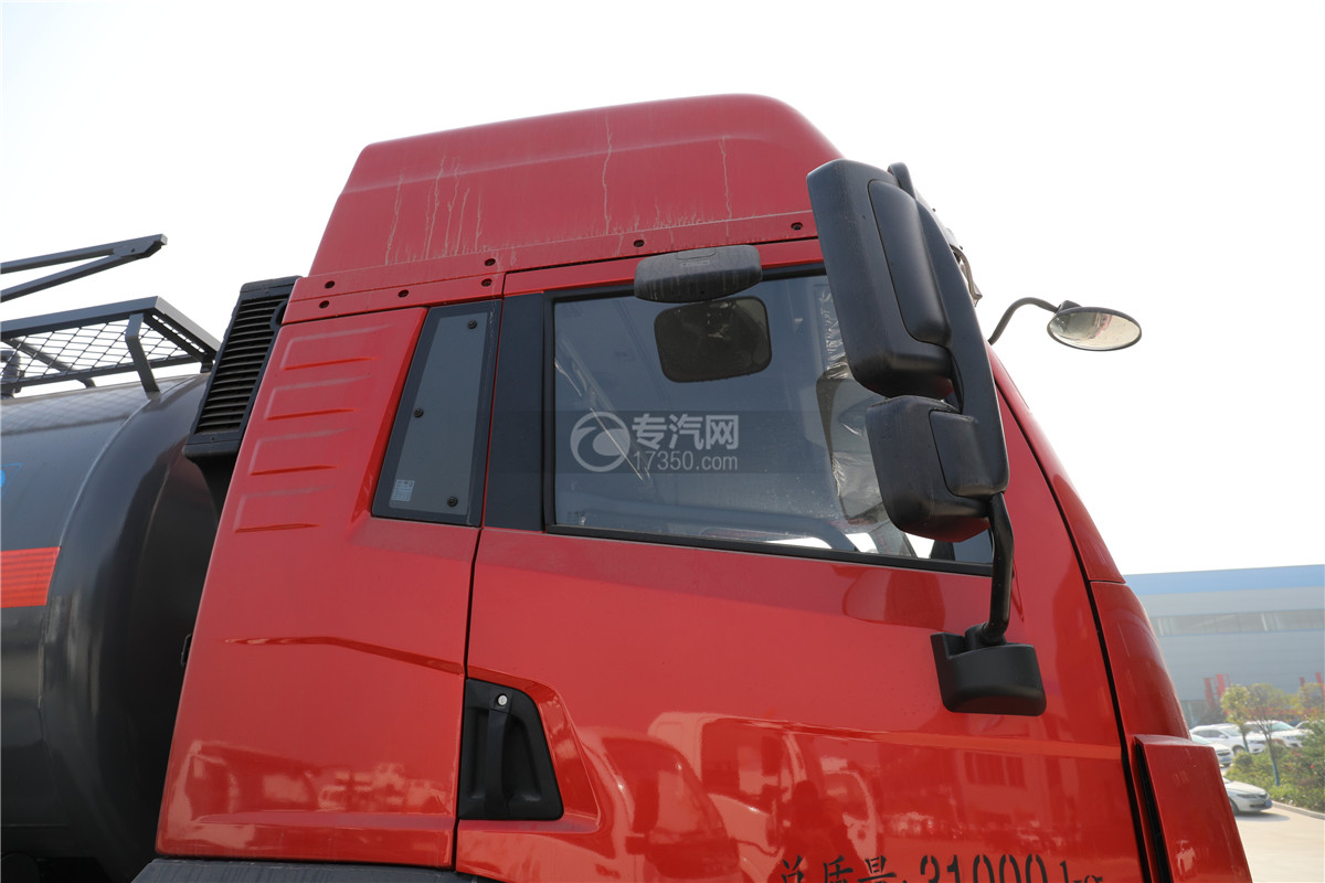 解放焊V前四后六国六18.1方腐蚀性物品罐式运输车（红色）地视镜